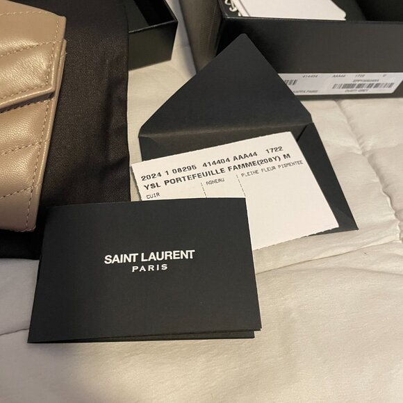 Saint Laurent Cassandre Matelassé Small Envelope Wallet in Dusty Grey - Picture 9 of 12